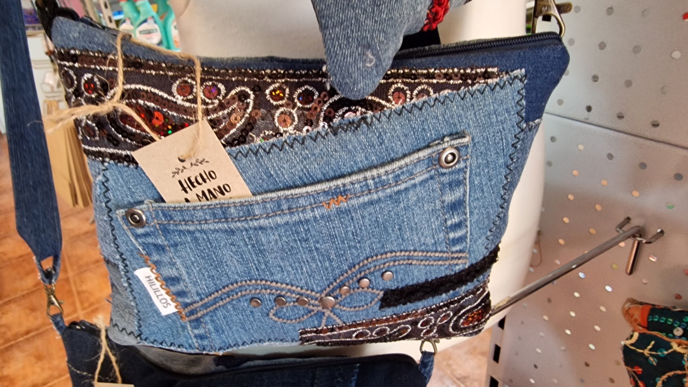 neceser de artesanía textil con retales